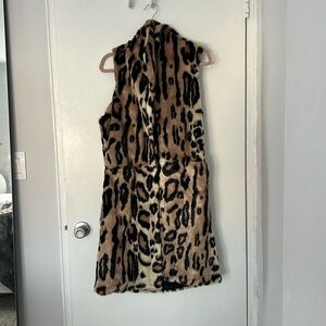 Heurueh leopard / jaguar faux fur long vest NWT